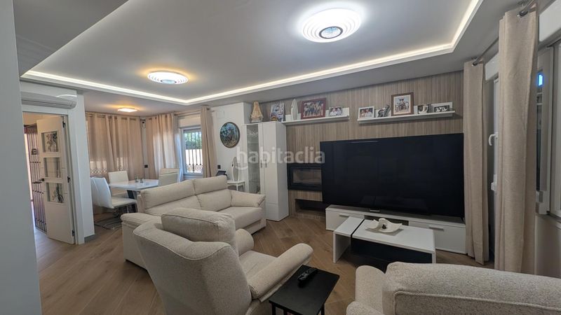 Foto cd098d8e-c742-4477-ac99-5ff03e8f7c6a. Casa aparellada amb aparcament piscina a Rincón Bajo Benidorm