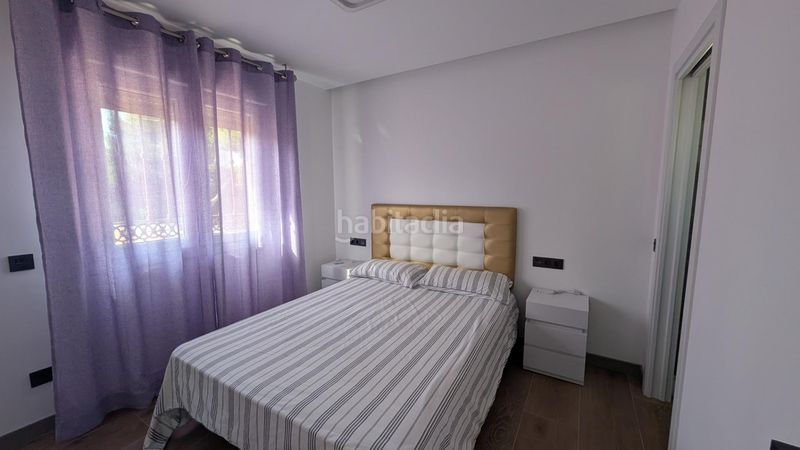 Foto e5481edc-bcd9-4e7d-8446-ddf0949634e2. Casa aparellada amb aparcament piscina a Rincón Bajo Benidorm