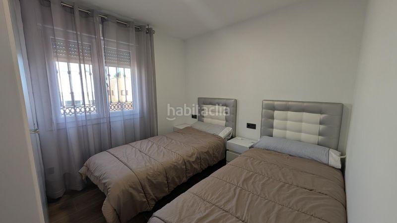 Foto fde843cb-979b-434c-9b72-55aeec2d80e9. Casa aparellada amb aparcament piscina a Rincón Bajo Benidorm