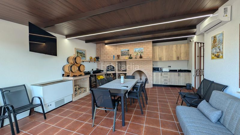 Foto ffb3011e-fa77-44b8-a9b5-a51107ec2b3a. Casa aparellada amb aparcament piscina a Rincón Bajo Benidorm