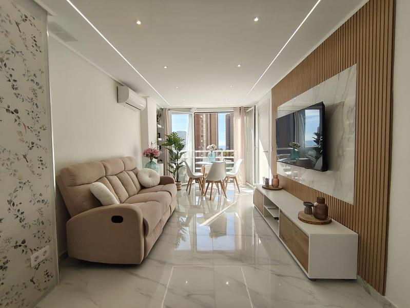 Foto 1c94e717-a7fa-4e2e-9bd9-d83a2304de86. Apartamento espectacular reformado apartamento con vistas al mar y en zona levante. en Benidorm
