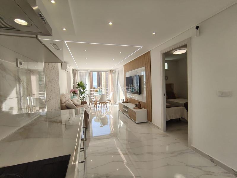 Foto 2ebb6a79-3b35-4421-bbd1-37944965fe17. Apartamento espectacular reformado apartamento con vistas al mar y en zona levante. en Benidorm