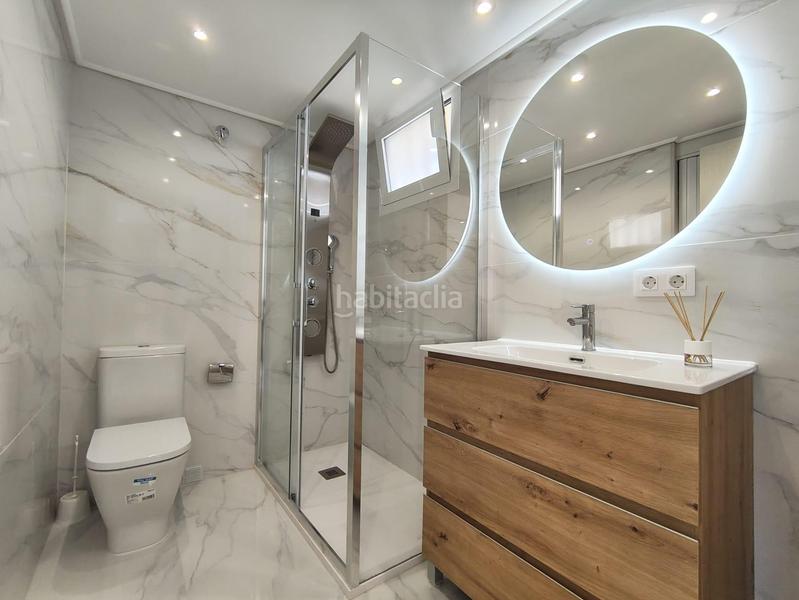 Foto 515c3319-4d00-4a39-8ffd-a1d92324c08a. Apartamento espectacular reformado apartamento con vistas al mar y en zona levante. en Benidorm