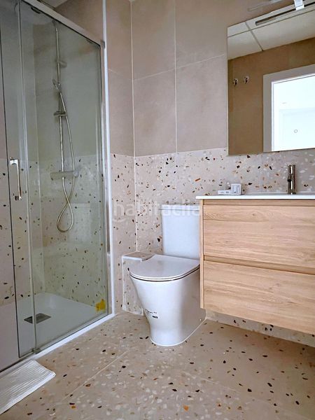 Foto 012148c1-6439-43eb-aa2e-dde719871c1c. Planta baixa amb aparcament piscina a Playa Levante Benidorm