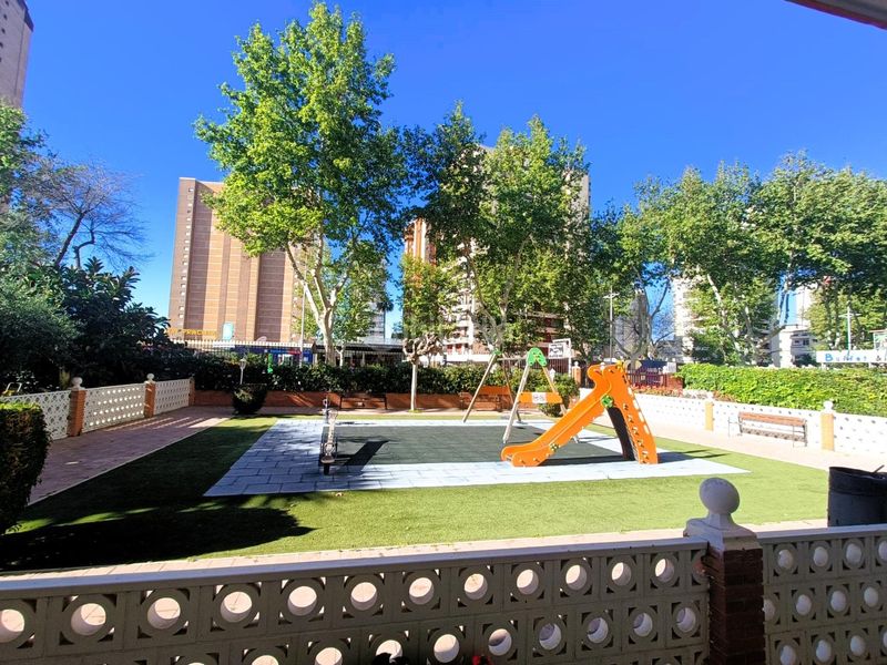 Foto 5bced1b7-ead6-45d4-b4ea-b19be2e054e9. Planta baixa amb aparcament piscina a Playa Levante Benidorm