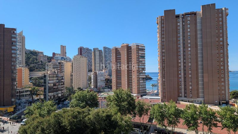 Foto b664f0a8-ffc9-4ca3-b3b7-3dd1a94e3e2e. Apartament amb aparcament piscina a Playa Levante Benidorm