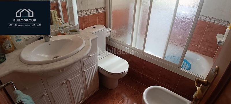 Foto 5d86f6e9-40c0-40fb-885a-4e0011728e70. Apartament amb aparcament piscina a Levante Alto Benidorm