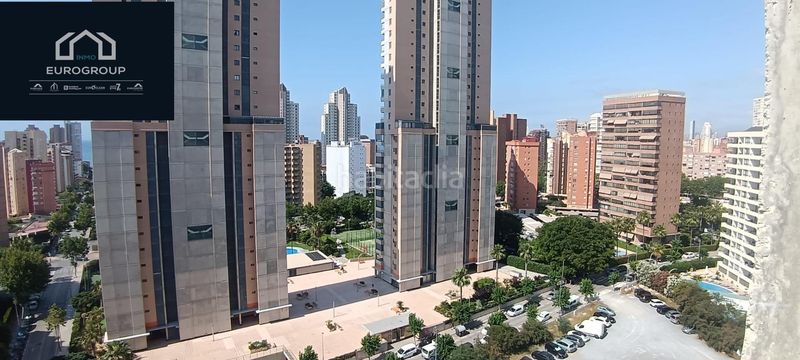 Foto c099ab19-38f7-4f4e-b18d-2e78b7a3be14. Apartament amb aparcament piscina a Levante Alto Benidorm