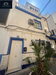Alquiler Apartamento en Casco Antiguo - Puerto. Casa en el casco antiguo  de benidorm .www.euroloix.com