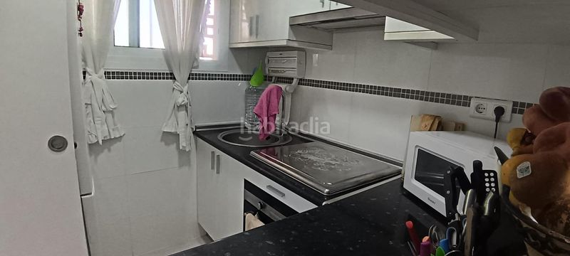 Foto e395632f-bea2-4c9f-a41c-b8336d007838. Apartament amb aparcament a Playa Levante Benidorm