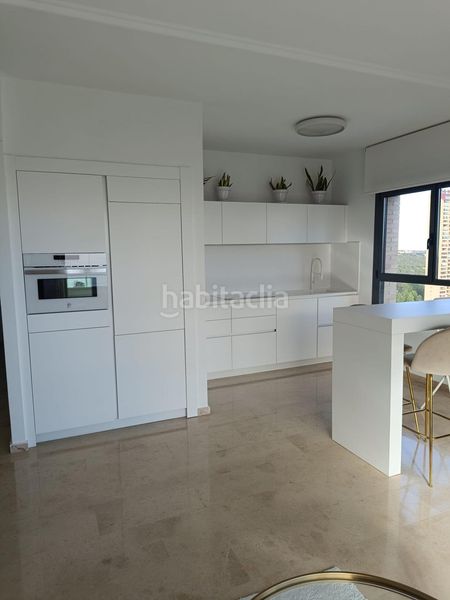 Foto 80a2938d-e68c-4f0d-a89b-982a033f925d. Apartament amb calefacció aparcament piscina a Via Parque Benidorm