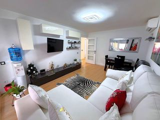 Pis a Centro Urbano. Impresionante piso de 3 dormitorios y 2 baños, reformado, en el