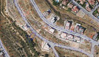Terreny residencial  Calle calle río cubillas. Terreno urbano en venta en la zubia  calle cubillas