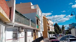 Terreny residencial a Las Flores. Parcela con 2 apartamentos de 110 m2 en las lagunascerca corte i
