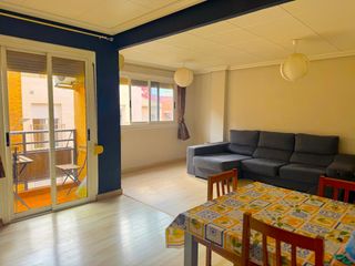 Affitto Appartamento in Calle aspe 39. Alquiler de amplio piso en alicante barrio campoamor