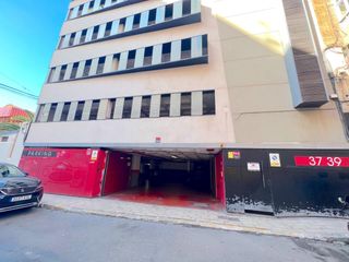 Lloguer Aparcament cotxe a Calle capitan segarra 39. Garaje en alquiler capitán segarra