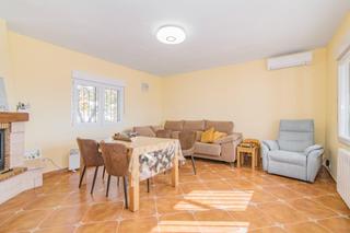 Chalet in Padul. Tu hogar de ensueño te espera en el puntal!
