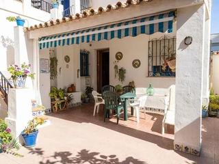 Casa en Puerto Deportivo. Chalet independiente en pleno centro de fuengirola  a tan sólo 3
