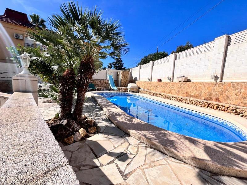 Foto 32ea542a-7d0f-4cf2-af72-5e4d93693513. Chalet avec chauffage parking piscine dans Coloma Nucia (la)