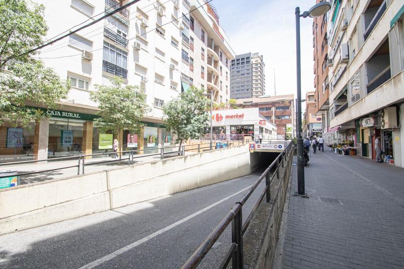 Foto 041917fa-68db-4bfe-afa2-9fb32896fbb4. Locale commerciale in avenida de la constitucion in Granada