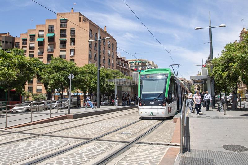 Foto 282c58a8-d50d-4830-a85b-4e4f94ddeaf5. Locale commerciale in avenida de la constitucion in Granada