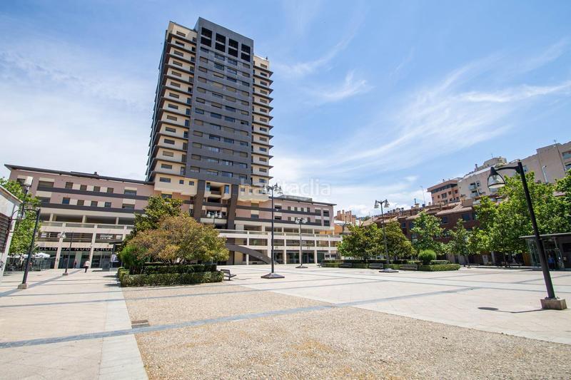 Foto c0950e3b-0942-42b9-8fee-0cd154098d98. Locale commerciale in avenida de la constitucion in Granada