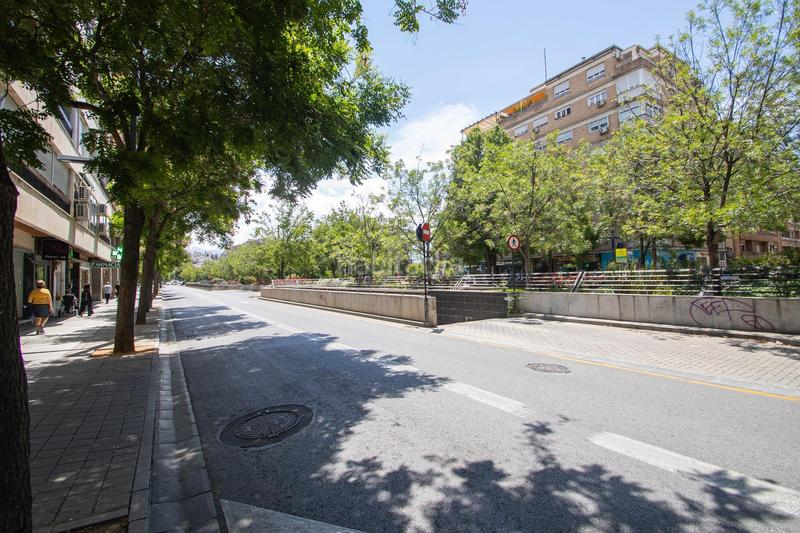 Foto f1d40bb1-513d-401f-b69c-6aaeedb551c0. Locale commerciale in avenida de la constitucion in Granada