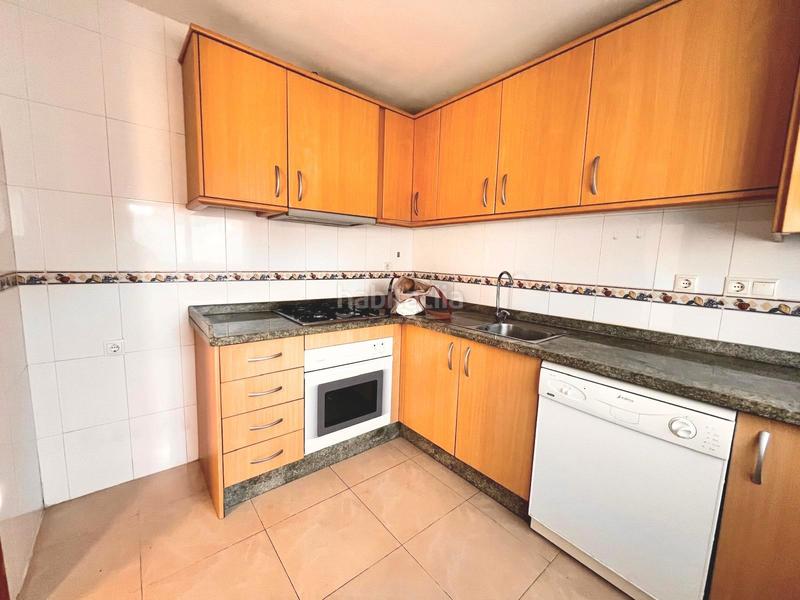 Foto 58018cc6-d4b9-4bf8-b06d-815c606a0b53. Casa adosada chalet adosado, piscina comunitaria, garaje privado, trastero, cerca de todos los servicios en Polop