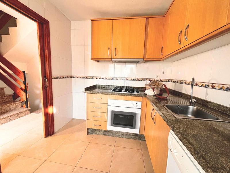 Foto 91c78d36-10a2-4c5f-a1c6-a9ef38692e4f. Casa adosada chalet adosado, piscina comunitaria, garaje privado, trastero, cerca de todos los servicios en Polop