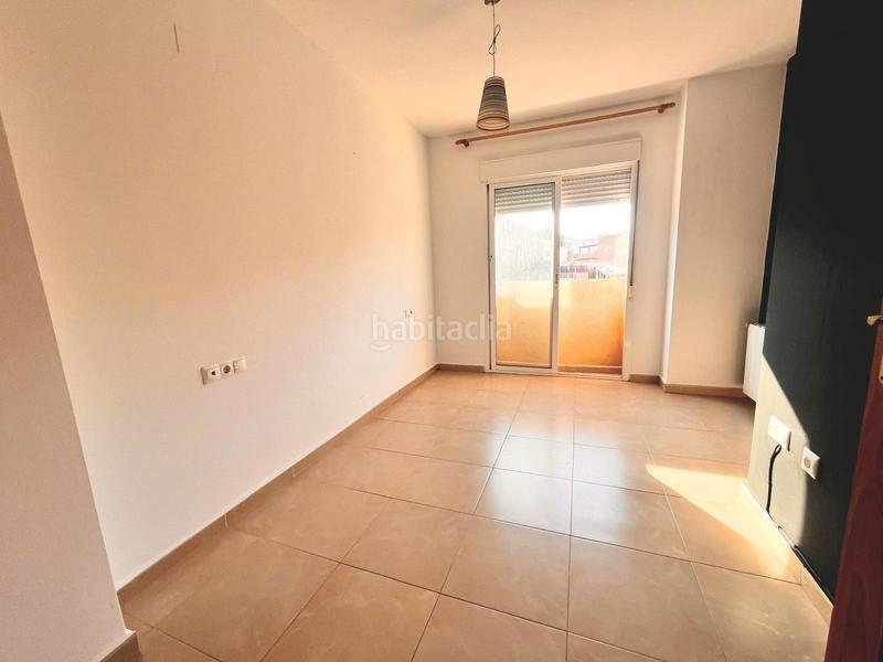 Foto 93cd43c7-d569-40d8-a05c-db3b451a6a71. Casa adosada chalet adosado, piscina comunitaria, garaje privado, trastero, cerca de todos los servicios en Polop
