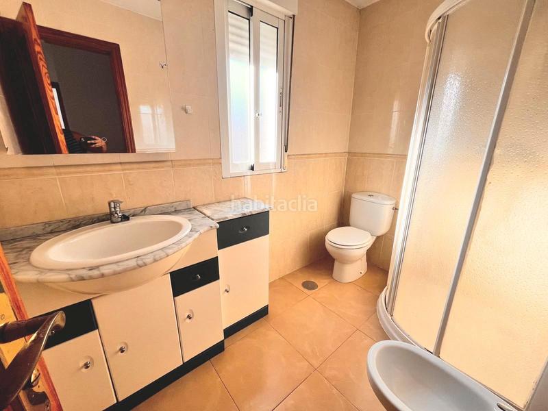 Foto 9594d639-8343-406a-af2d-8c62eea8b60e. Casa adosada chalet adosado, piscina comunitaria, garaje privado, trastero, cerca de todos los servicios en Polop