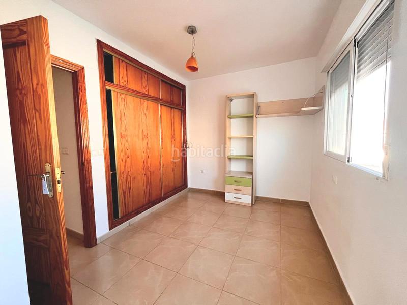 Foto bfec7c1a-9c6b-4d43-8ed8-33da6becfa75. Casa adosada chalet adosado, piscina comunitaria, garaje privado, trastero, cerca de todos los servicios en Polop