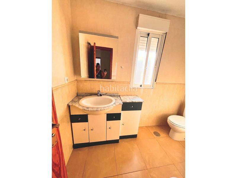 Foto da01c4ad-7441-493a-a3d8-4d9430c8c85a. Casa adosada chalet adosado, piscina comunitaria, garaje privado, trastero, cerca de todos los servicios en Polop