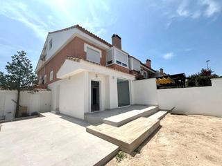 Maison à Bellavista-Capiscol-Frank Espinós. Bungalow de esquina a estrenar en la exclusiva zona de capiscol