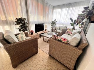 Rent Apartment in Levante Alto. Apartamento céntrico, cerca de la playa, terraza abierta y cerra