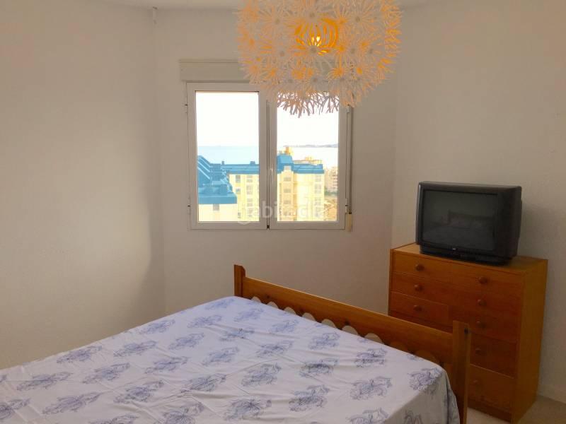Foto 041c1cec-f137-4a92-bb9a-8c0390978983. Lloguer apartament a avenida san bartolomé 6 a Campello Playa Campello (el)