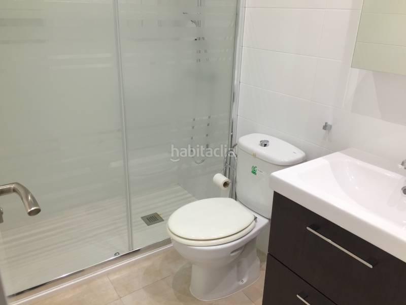 Foto 8e4a7833-f44d-4116-a777-fa9ab9261420. Lloguer apartament a avenida san bartolomé 6 a Campello Playa Campello (el)