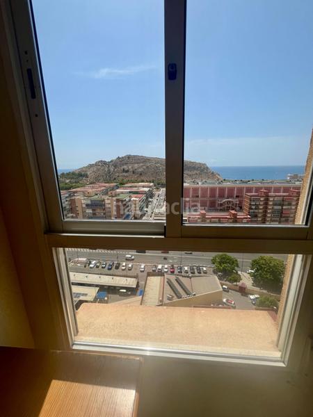 Foto 20da430f-0b74-4a58-9978-d2066a6c6c22. Piso  con vistas al mar y al castillo! en Pla de Bon Repós Alicante