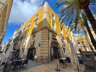 Pis  Santisima faz. Vivienda en el centro a espaldas del ayuntamiento de alicante y