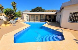 Xalet a Escandinavia-Cautivador. Chalet independiente  apartamento de invitados, piscina privada,
