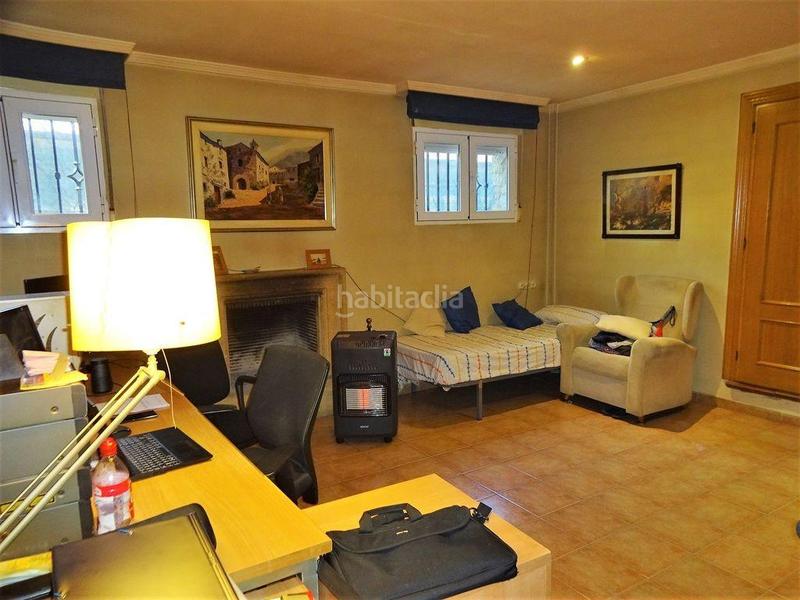 Foto 3ffb84ce-f921-42e6-b7cd-f969ec44b3be. Chalet oportunidad de gran chalet en el ventorrillo en Cúllar Vega