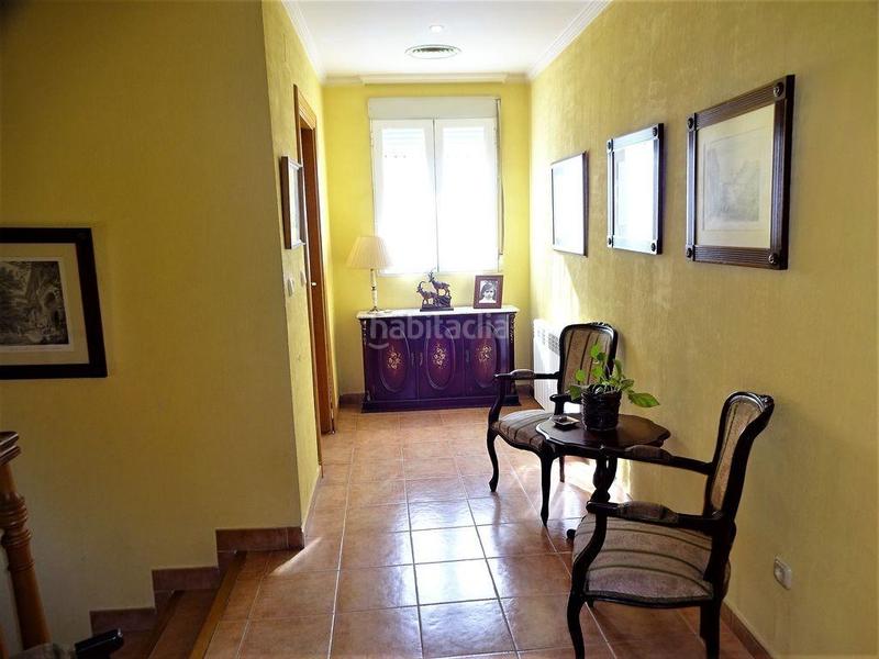 Foto 4232bd2d-d5c5-48fd-bd43-78752d2bf25c. Chalet oportunidad de gran chalet en el ventorrillo en Cúllar Vega