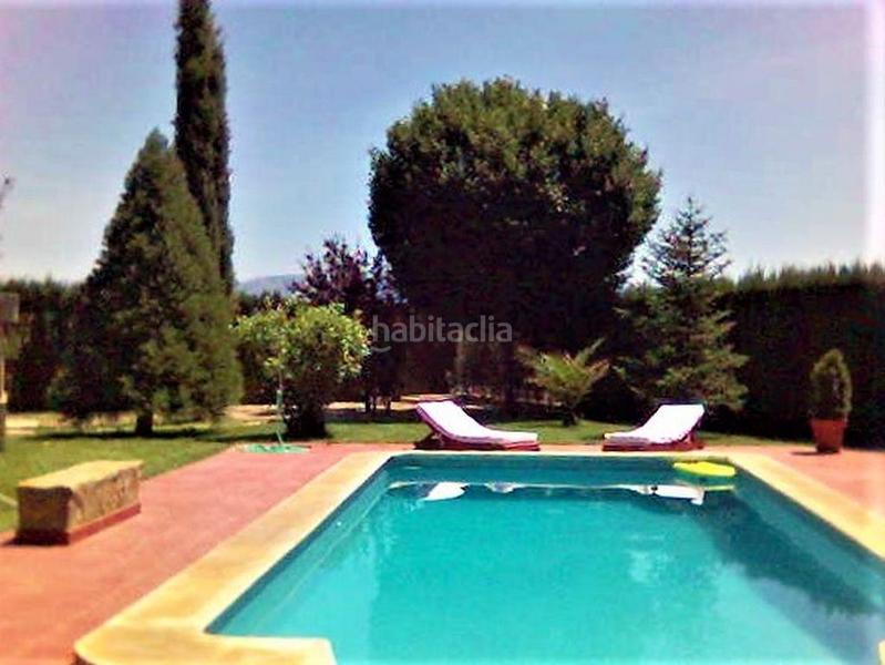 Foto d8225762-57c9-4ff0-8659-dec77a9d88fc. Chalet oportunidad de gran chalet en el ventorrillo en Cúllar Vega