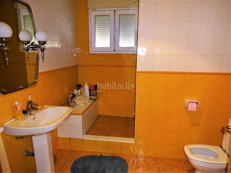 Foto e245f35c-9493-454c-a153-74a548bf1128. Chalet oportunidad de gran chalet en el ventorrillo en Cúllar Vega