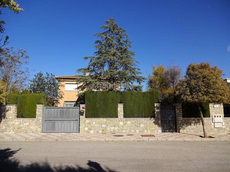 Foto e57f089b-06d5-4851-a18e-037ae44309c9. Chalet oportunidad de gran chalet en el ventorrillo en Cúllar Vega