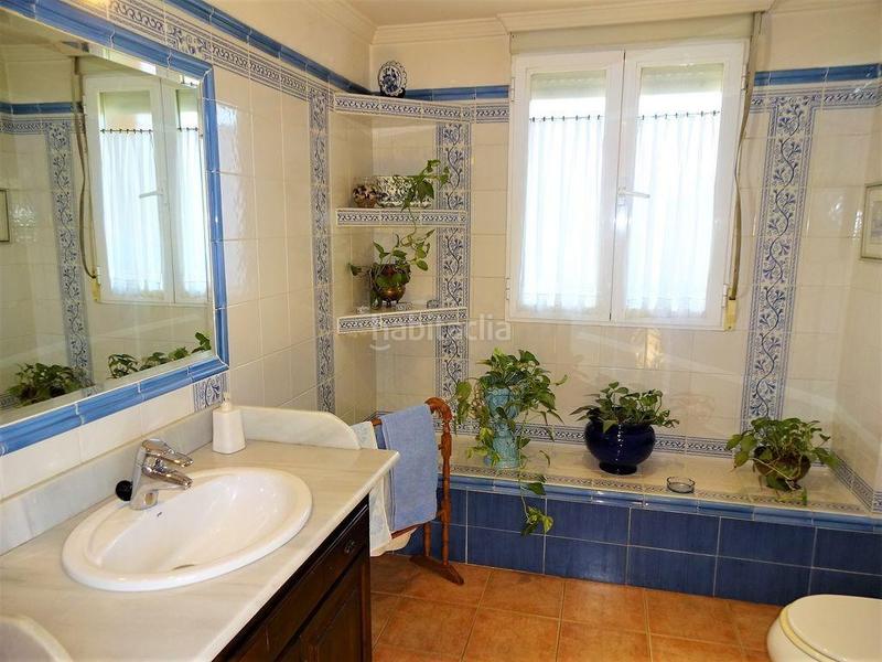 Foto e718070d-d58b-45d3-b24d-b76025a804df. Chalet oportunidad de gran chalet en el ventorrillo en Cúllar Vega