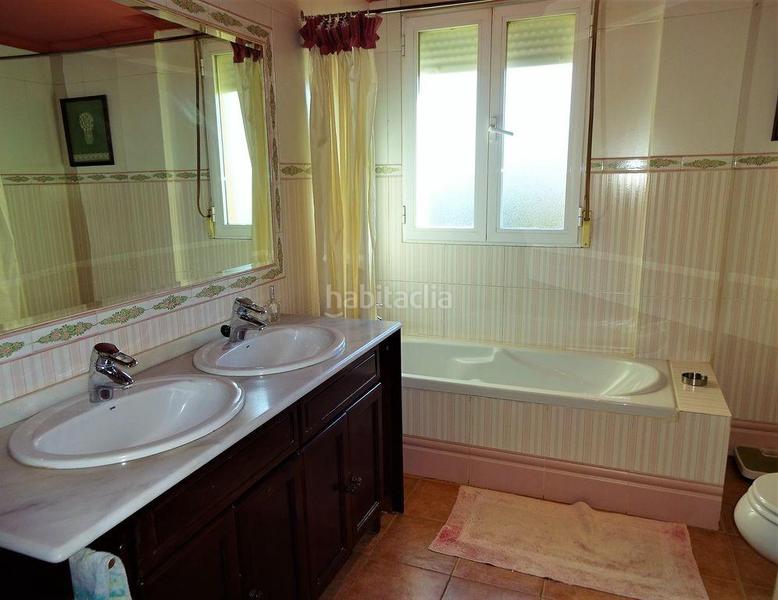 Foto e9aaefae-3c7c-49b3-846e-4c3ae5a4288b. Chalet oportunidad de gran chalet en el ventorrillo en Cúllar Vega