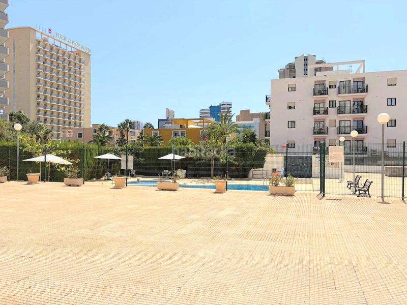 Foto e95998c3-9104-4b4e-b0bd-00820d27d7d5. Alquiler apartamento  de esquina, vistas al mar y montaña, amueblado o sin amueblar, aire acondicionado, piscina comunitaria en Benidorm