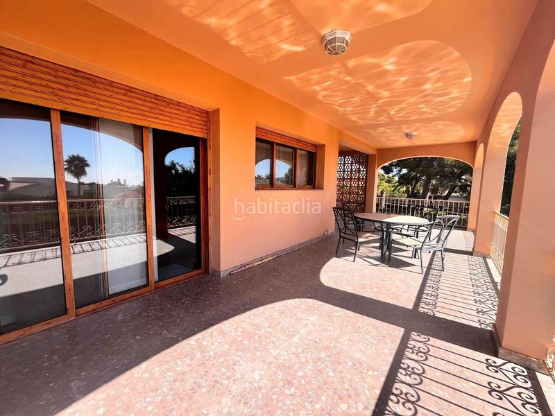 Foto f0532024-a02f-4e30-87eb-eb8cf122161a. Chalet con parcheggio piscina in Urbanizaciones Benidorm