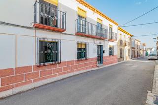 Maison jumelée  Calle de granada. Casa con patio y 7 dormitorios en el centro de alomartes  ideal
